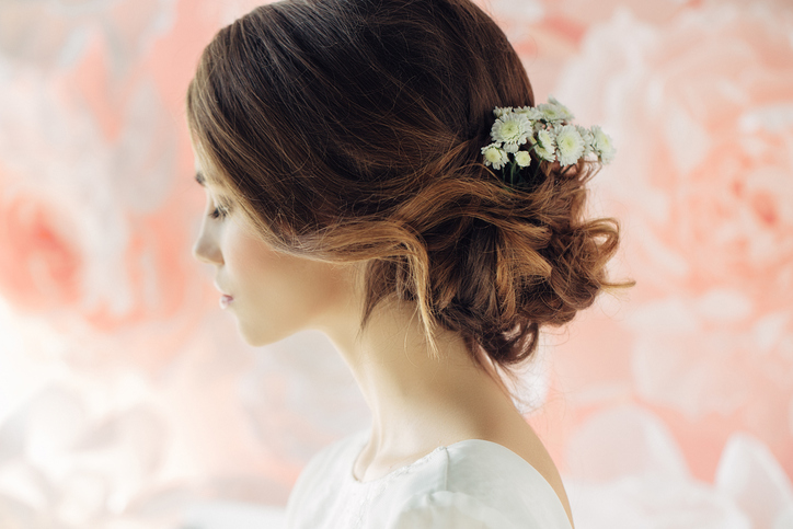 wedding hairstyles for thin hair - low messy bun
