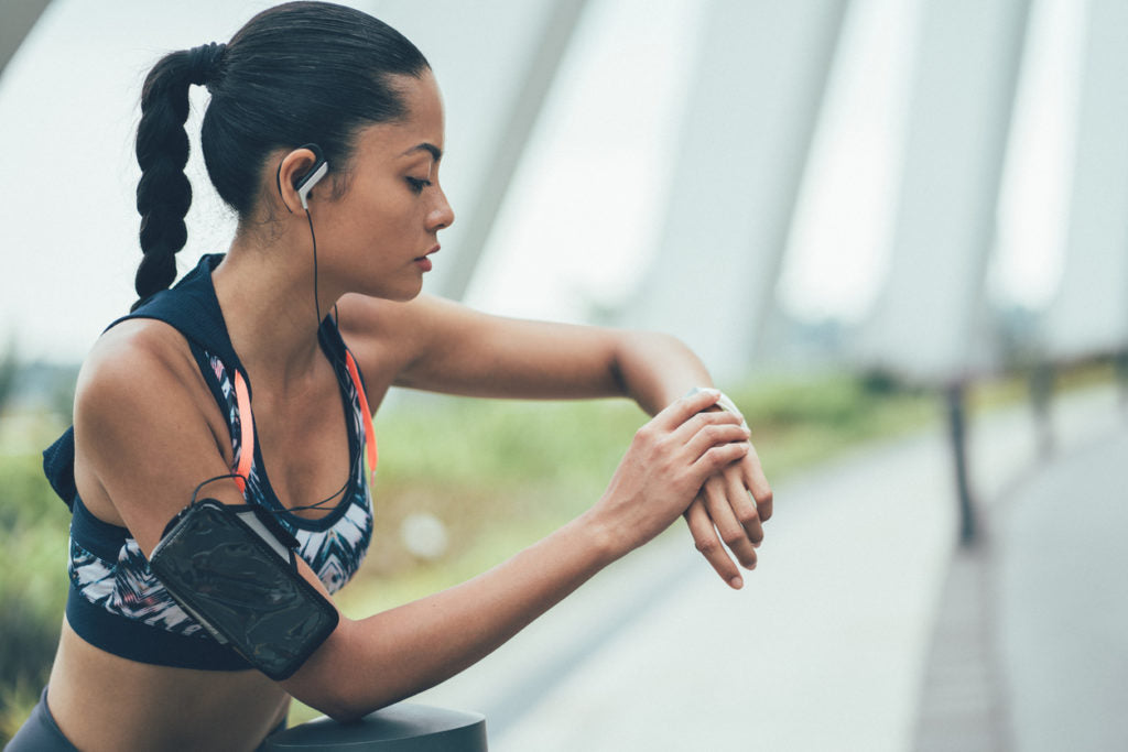 braided-long-ponytail-workout-smart-watch-best-gym-hairstyles-toppik-blog